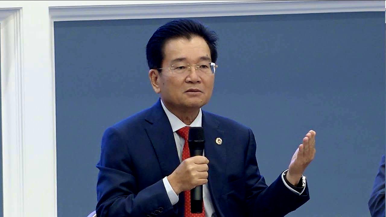 មេគយ៖ ចំណូលគយនៅឆ្នាំ២០២៥ លើសផែនការរហូតដល់ ២៤%