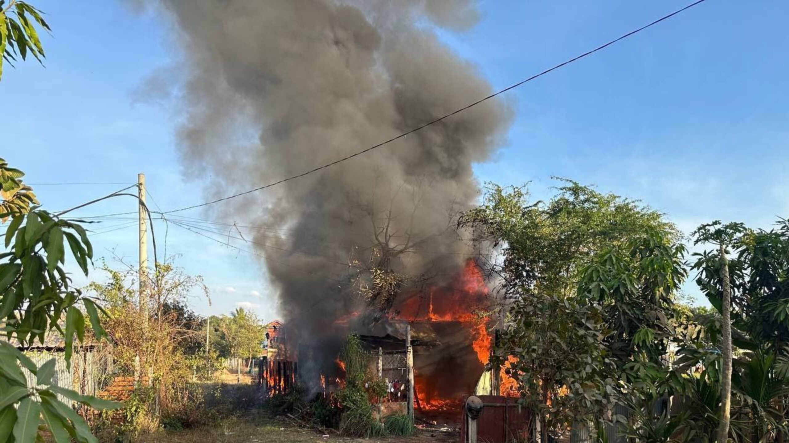 ករណីអគ្គីភ័យមិនមានមនុស្សរងរបួស ប៉ុន្តែផ្ទះមឹងទ្រព្យសម្បត្តិត្រូវបានបំផ្លាញ