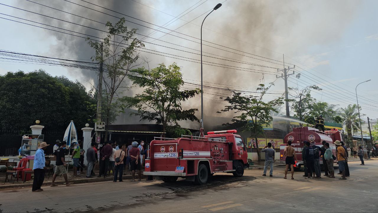ផ្ទះរបស់ប៉ូលិសជួលឱ្យគេបើកលក់ពូកនិងលក់បាយត្រូវបានអគ្គីភ័យឆាបចេះទាំងស្រុងគិតជាទឹកប្រាក់រាប់ម៉ឺនដុល្លារ