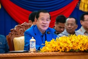 សម្តេចហ៊ុន សែន អញ្ជើញជួបសំណេះសំណាលជាមួយក្រុមប្រឹក្សាខេត្ត ក្រុងស្រុកឃុំសង្កាត់និងថ្នាក់ដឹកនាំមន្ទីរអង្គភាពនានាជុំវិញខេត្តត្បូងឃ្មុំ