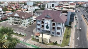 រដ្ឋាករទឹកស្វយ័តសៀមរាប ទទួលស្គាល់ថា រយៈពេលប៉ុន្មានថ្ងៃកន្លងមកនេះ ការផ្គត់ផ្គង់ទឹកស្អាត មានបញ្ហាធុំក្លិនដី ក្លិនភក់ បណ្តាលមកពីប្រភពទឹកបឹងទន្លេសាបមានការប្រែប្រួលគុណភាពលឿនខុសប្រក្រតី