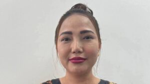 តុលាការសម្រេចឃុំខ្លួន ស្ត្រីឈ្មោះ​ នី​ សម្បត្តិ​ ហៅ​ ម៉ែរក្សា​ ដាក់​ពន្ធនាគាររាជធានី(​ PJ )​ ពីបទ​ ញុះញង់បង្ករអោយមានភាព​វឹកវរធ្ងន់ធ្ងរដល់​សន្តិសុខសង្គម​ និង​បទ​ជេរប្រមាថ​(នគរបាលជាតិ)​