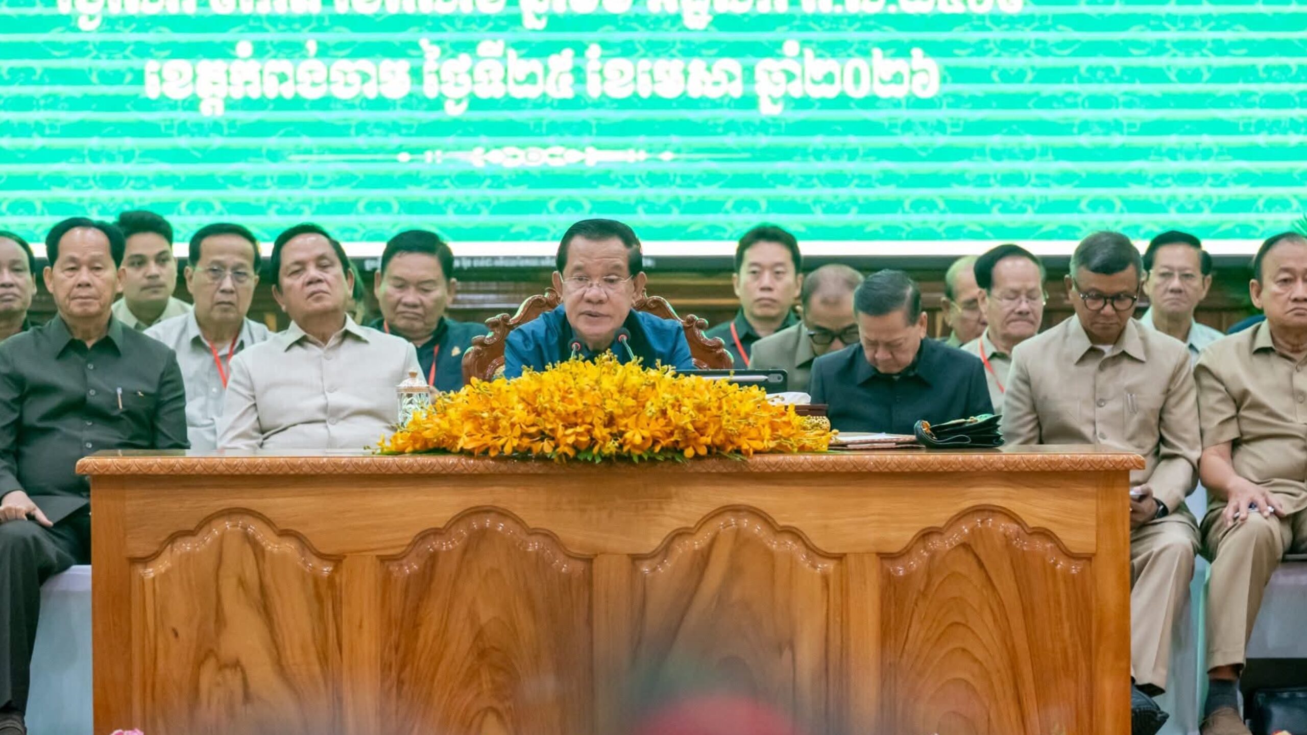 ប្រមុខរដ្ឋស្ដីទី អញ្ជើញជួបសំណេះសំណាលជាមួយក្រុមប្រឹក្សាខេត្តក្រុងស្រុក ឃុំសង្កាត់ និងថ្នាក់ដឹកនាំមន្ទីរអង្គភាពនានាជុំវិញខេត្តកំពង់ចាម