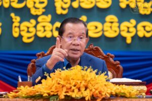 សម្តេចតេជោហ៊ុន សែន អញ្ជើញជួបសំណេះសំណាលជាមួយក្រុមប្រឹក្សាខេត្ត ក្រុង ស្រុក ឃុំ សង្កាត់ និងថ្នាក់ដឹកនាំមន្ទីរអង្គភាពនានាជុំវិញខេត្តកំពង់ធំ