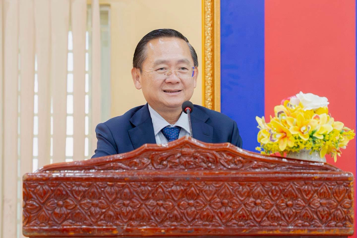 អភិបាលខេត្តបាត់ដំបង រំលឹកអាជ្ញាធរក្រុង-ស្រុក ទប់ស្កាត់ការចាក់ឧបករណ៍រំពងសំឡេងរំខានឮខ្លាំងៗប៉ះពាល់ការរស់នៅរបស់ពលរដ្ឋនិងភ្ញៀវទេសចរ