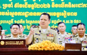 ស្នងការខេត្តសៀមរាប បញ្ជាឲ្យមន្ត្រីបន្តពង្រឹងសន្តិសុខសណ្ដាប់ធ្នាប់និងបង្ក្រាបបទល្មើសគ្រប់ប្រភេទ