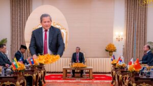 អាស៊ាន និងអាស៊ានបូកបីប្តេជ្ញាចិត្តរួមគ្នាកសាងមុខងារសាធារណៈមួយ ដែលយកប្រជាជនជាស្នូល