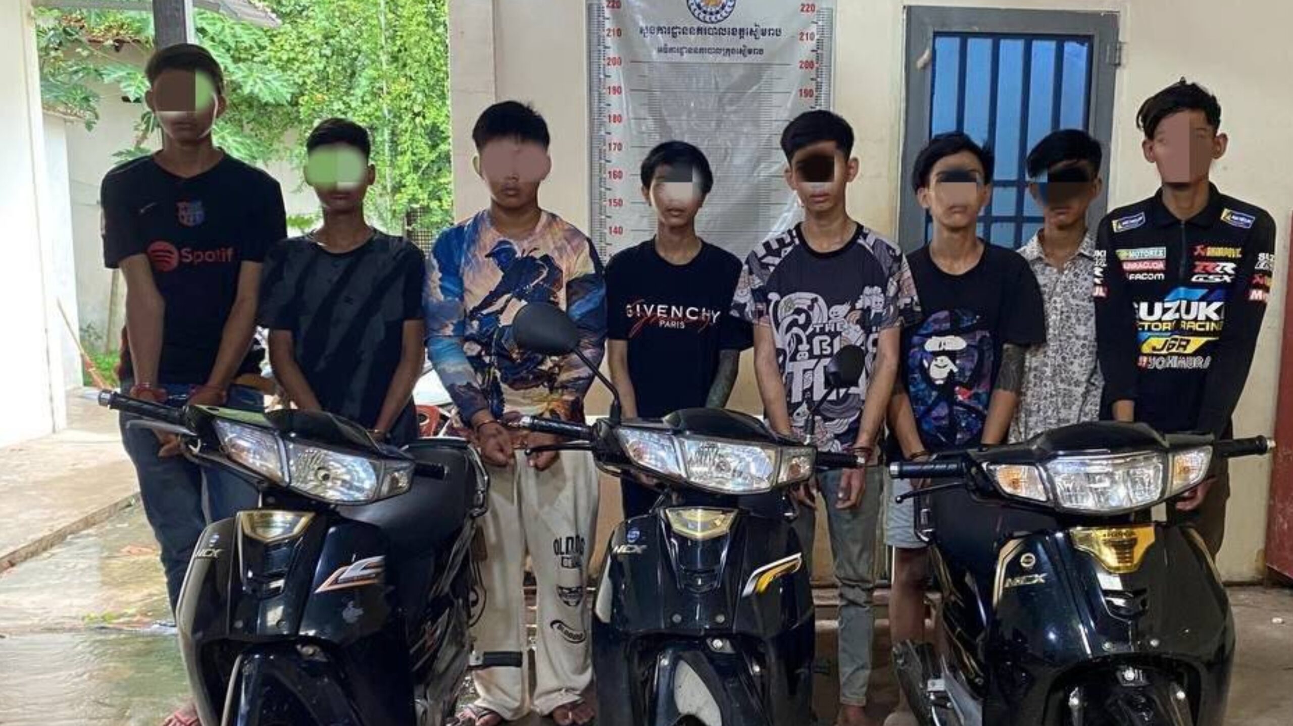 ក្មេងទំនើងនៅក្រុងសៀមរាប ដែលអុកឡុកពេលយប់